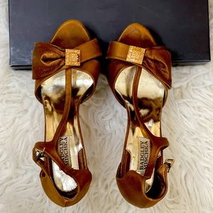 Badgley Mischka bronze heel